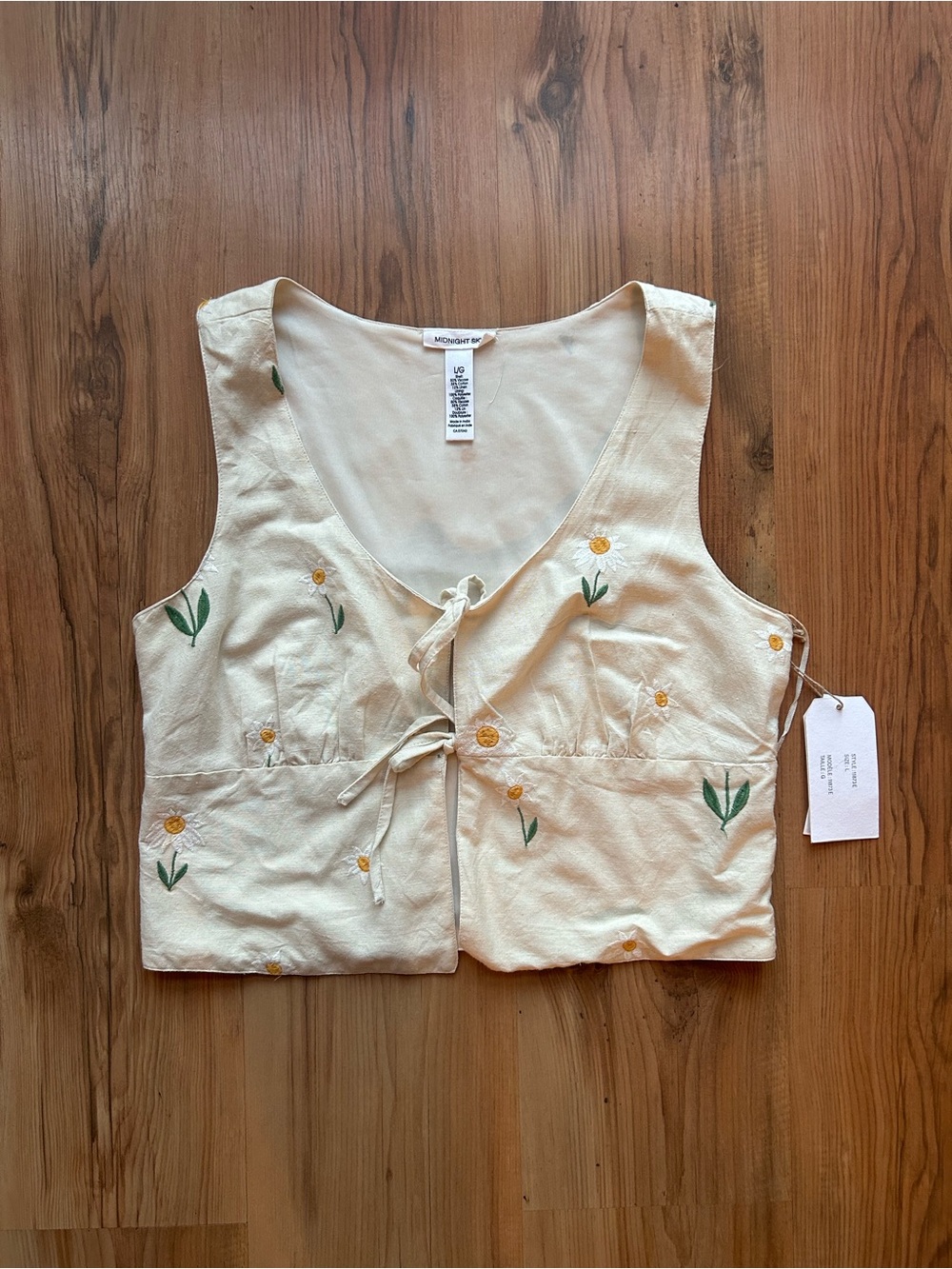 Midnight Sky Daisy Embroidered Tie Front Vest – Size L (NWT) 🌼